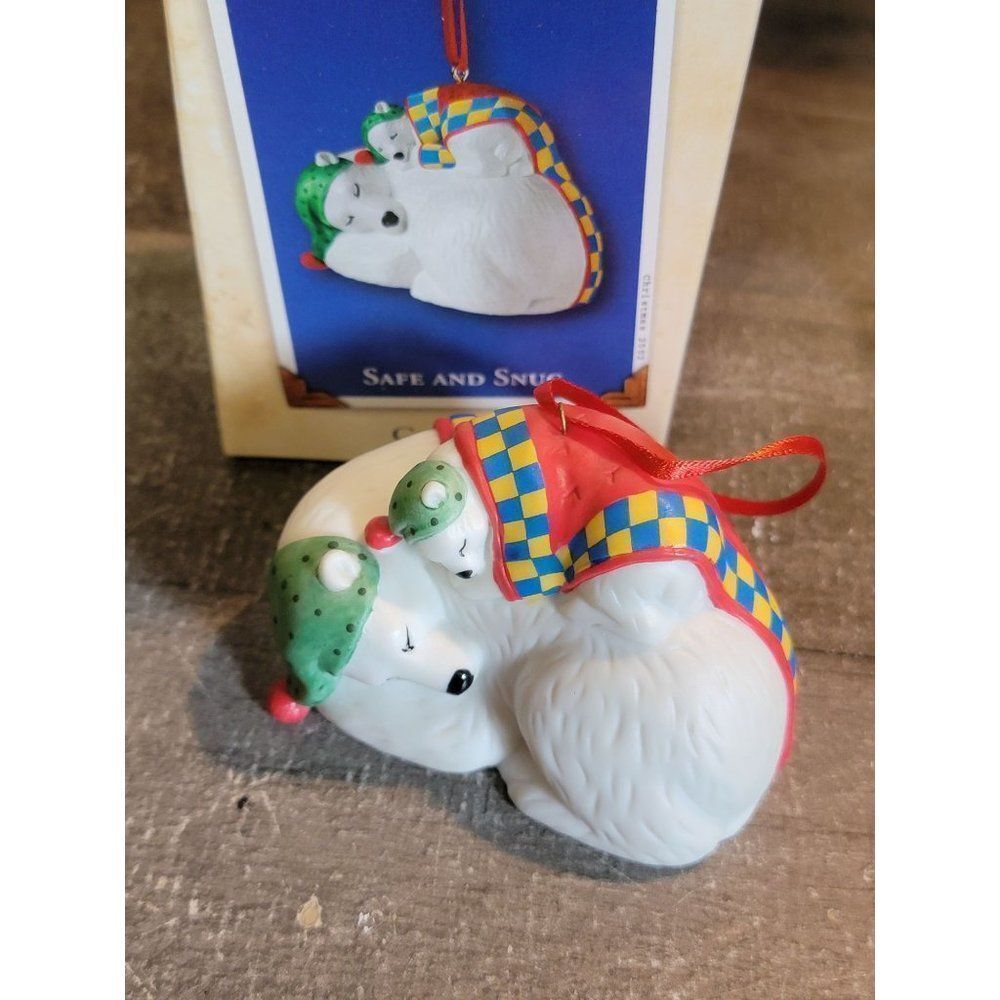 Hallmark 2002 safe and‎ snug ornament Xmas Decor polar bear